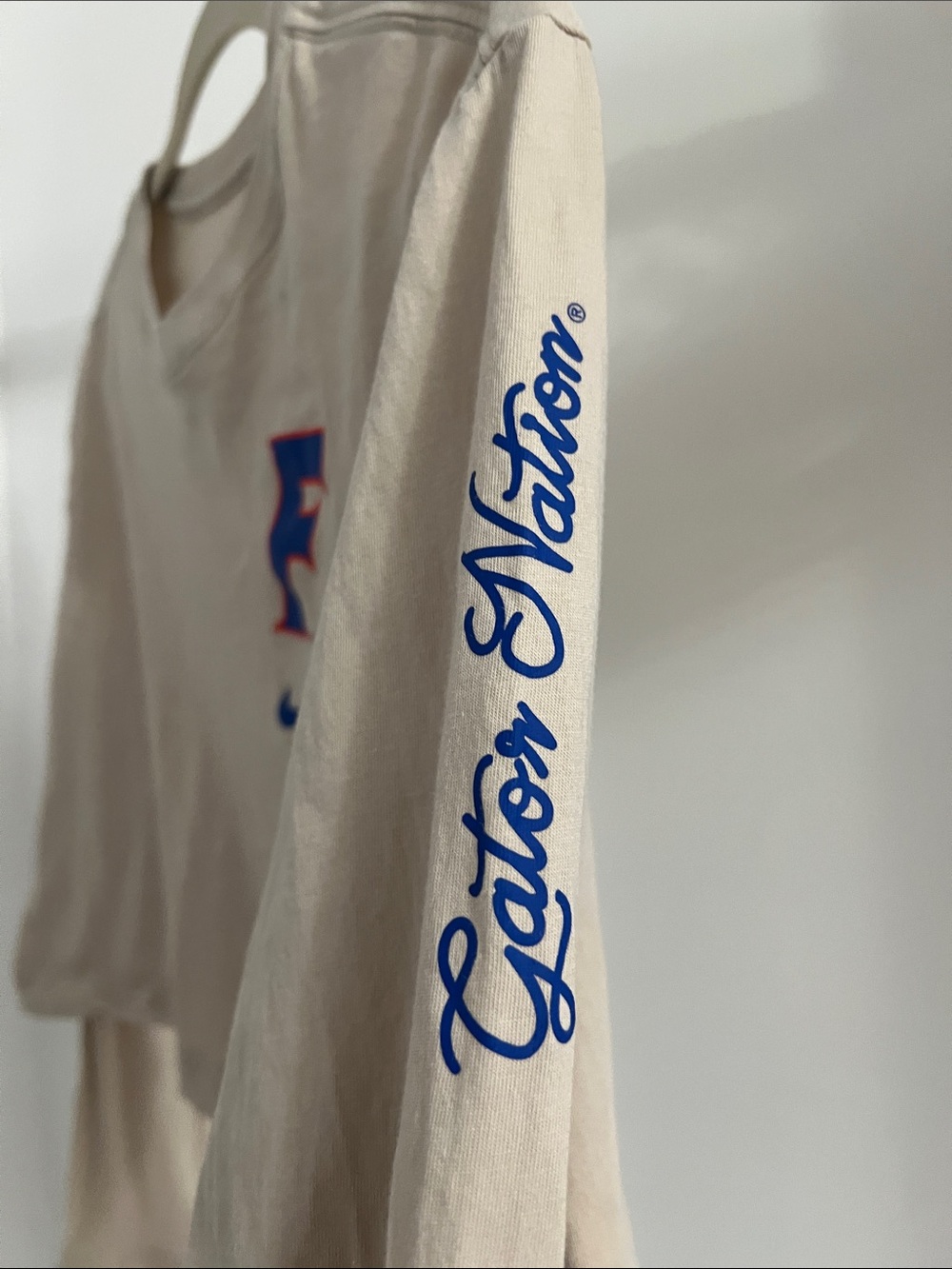 Nike Beige Cropped Long Sleeve Tee with Blue & orange Florida Gators - Picture 3 of 6